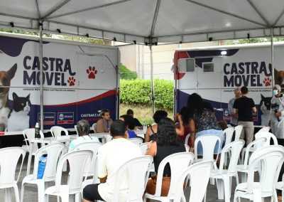 Primeira semana do castramóvel tem 100 atendimentos em Nova Iguaçu