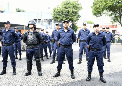 Nova Iguaçu forma primeira turma de agentes da Guarda Municipal, que  passam a atuar nas ruas após treinamento no Rio