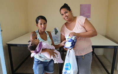 Prefeitura distribui leite a famílias carentes