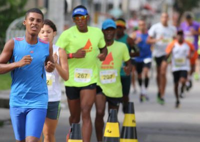 Prefeitura de Nova Iguaçu realiza quarta corrida e caminhada Roberta Santana
