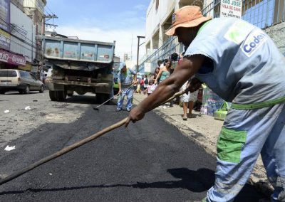 Prefeitura realiza operação tapa-buraco em 12 ruas de Nova Iguaçu
