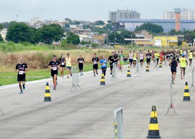 Nova Iguaçu reúne mais de mil “atletas” na corrida e caminhada Roberta Santana