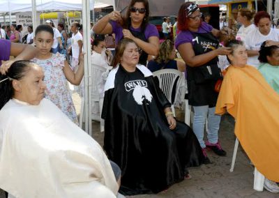 Nova Iguaçu encerra mês da mulher com grande ação social