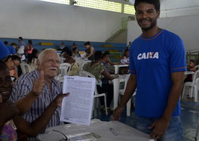 Trezentas famílias ganham casa própria em Nova Iguaçu