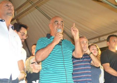 Prefeitura entrega obras a população do bairro Buraco do Boi
