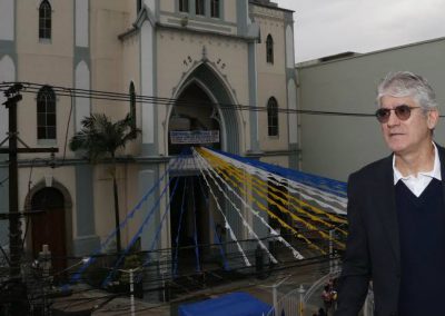 Poeta Victor Loureiro lança livro em Ipanema