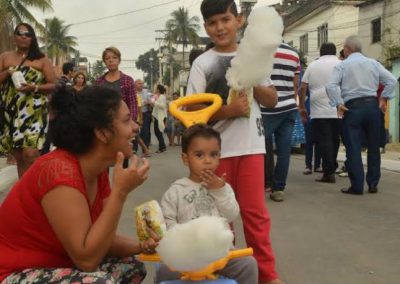 Moradores do bairro Corumbá festejam entrega de ruas asfaltadas