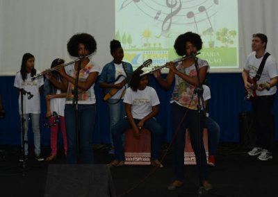 Aluno da Rede Municipal de Ensino de Nova Iguaçu ganha bolsa para estudar na Orquestra de Violões do Forte de Copacabana