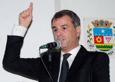 Rogerio recebe Nova Iguaçu em calamidade financeira