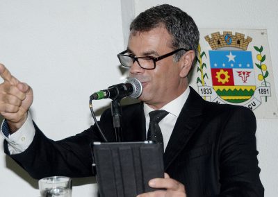 Rogerio Lisboa suspende pagamentos de contratos