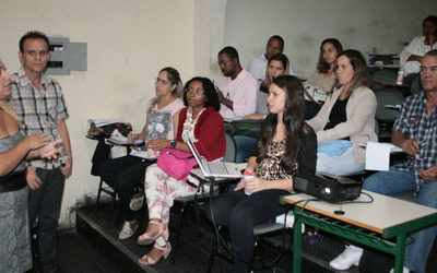 Equipes comunitárias de saúde recebem material para acompanhamento do Bolsa Família