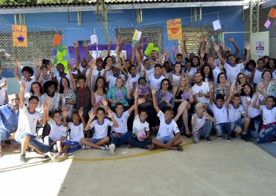 Alunos da rede municipal de Nova Iguaçu lançam livro de crônicas