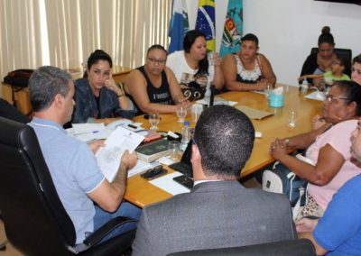 Prefeito Rogerio Lisboa se reúne com mães da AACD de Nova Iguaçu