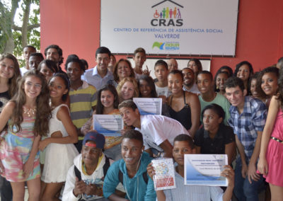 Projeto forma 50 jovens para o mercado de trabalho
