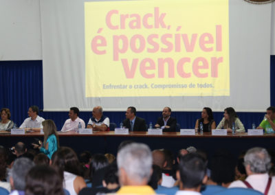 Prefeito Nelson Bornier convoca a sociedade para combater o uso de crack em Nova Iguaçu