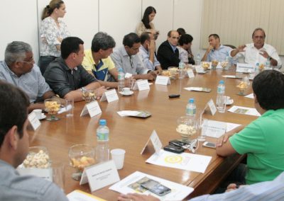 Bornier e Pezão se reúnem com prefeitos da Baixada para discutir a saúde da região