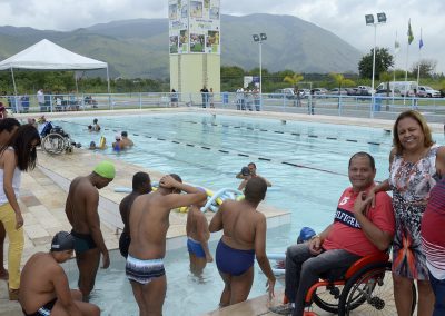 Nova Iguaçu oferece aulas gratuitas de natação para deficientes