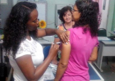 Cerca de 250 pessoas foram imunizadas contra a gripe na SEMED de Nova Iguaçu