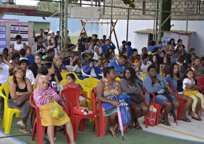 Alunos de Nova Iguaçu comemoram 45 anos de fundação da Escola Municipal Marcílio Dias