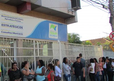 Nova Iguaçu tem mil inscritos para emprego em papelaria