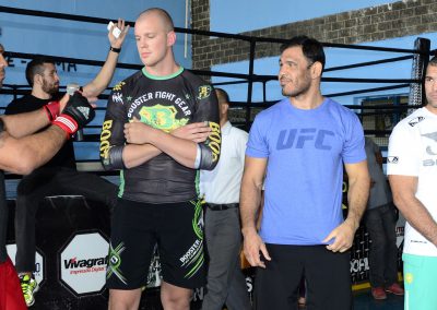 Campeões da UFC levam atletas do Faixa Preta de Jesus ao delírio