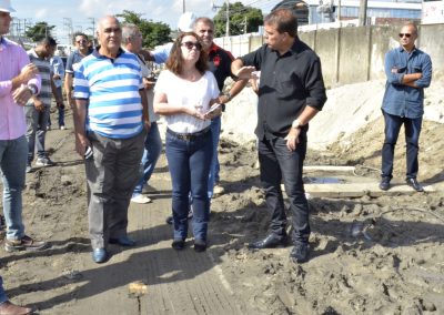 Prefeito e secretária visitam obras de Destacamento da Polícia Militar e de dois viadutos