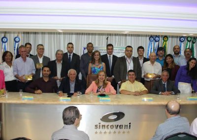 Nova Iguaçu homenageia empresários