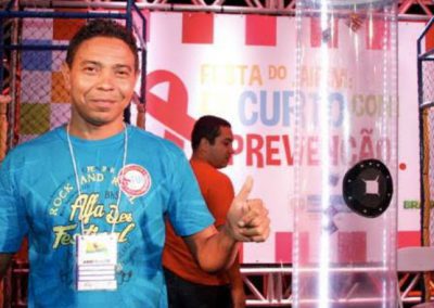 Ação contra a Aids distribui 20 mil preservativos por dia na Festa do Aipim