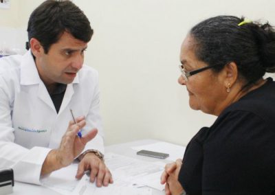 Secretário de Saúde de Nova Iguaçu atende na Clínica da Família de Jardim Jasmim