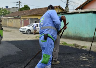 Prefeitura de Nova Iguaçu realiza operação tapa-buraco na Cerâmica