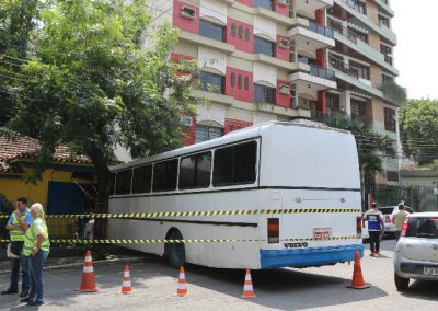 A serviço do PT ônibus pirata invade casa de empresário e inferniza a vida de motoristas no Centro de Nova Iguaçu