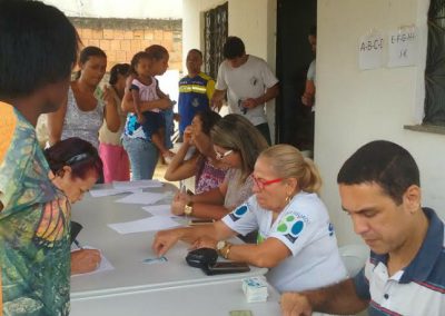 Prefeitura distribui leite para famílias carentes