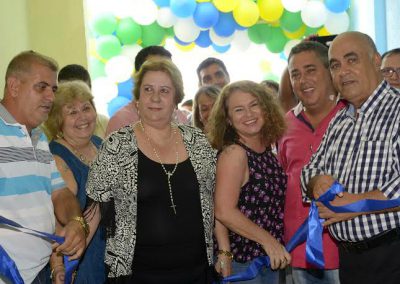 Prefeito reinaugura escola e afirma que pagará 13º em dezembro