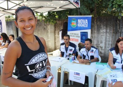 Prefeitura Presente’ chega ao bairro de Comendador Soares com serviços sociais e de saúde   