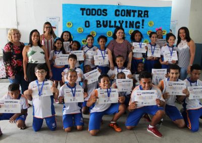 Alunos que participaram da Olimpíada Municipal de Matemática começam a receber medalhas