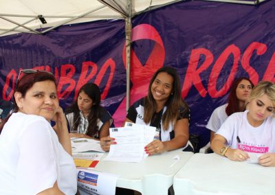 Mutirão de serviços sociais e de saúde oferecidos aos moradores do Maria Pitella