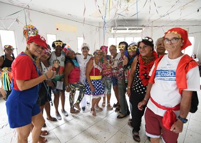 Marchinhas e muita folia em Carnaval no Esmuti