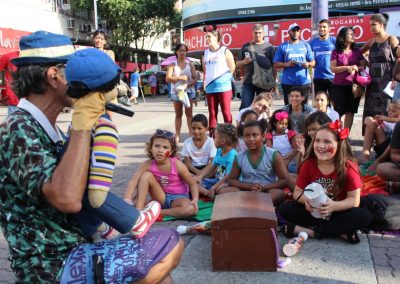 Crianças celebram Dia Internacional do Brincar no Centro de Nova Iguaçu