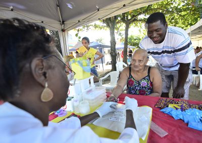 Testes rápidos de saúde e serviços de assistência social em Iguaçu Velho