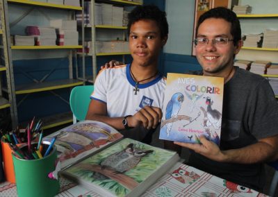 Aluno de escola de Nova Iguaçu esbanja talento com desenhos realistas