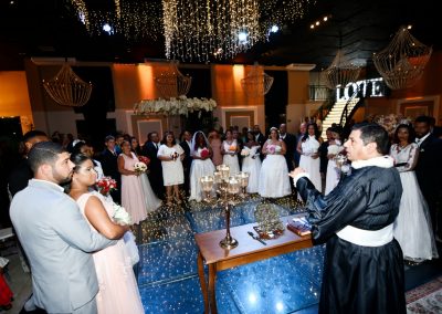 Nova Iguaçu realiza casamento coletivo