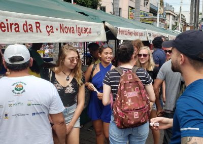 Universitários holandeses fazem tour por Nova Iguaçu