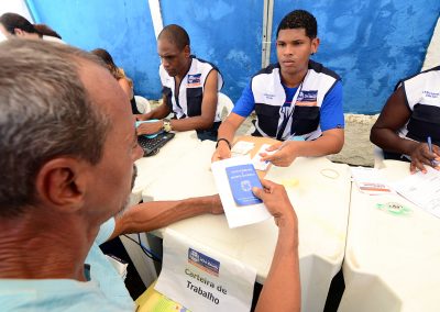 Moradores buscam serviços de saúde e assistência social em Austin