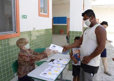 Nova Iguaçu adianta quinta etapa da entrega de cartões-alimentação para estudantes da rede municipal
