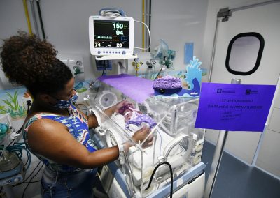 Maternidade Mariana Bulhões celebra o Novembro Roxo, dedicado à conscientização sobre a prematuridade de bebês