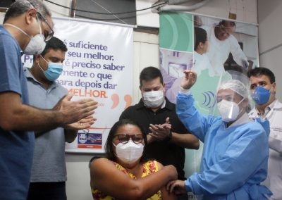 Técnica de Enfermagem do HGNI é a primeira pessoa a ser vacinada contra a Covid-19 em Nova Iguaçu