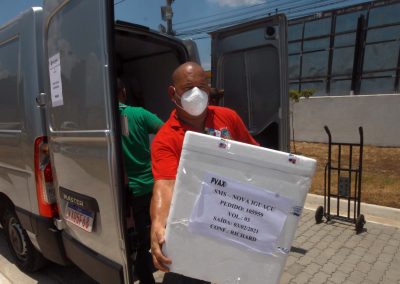 Prefeitura de Nova Iguaçu recebe mais uma remessa de doses de vacina contra Covid-19