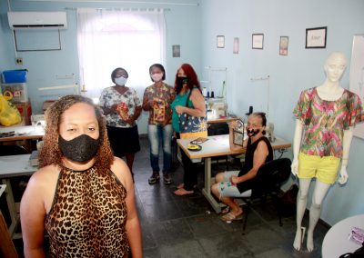 Secretaria Municipal de Assistência Social de Nova Iguaçu promove oficina de costura para devolver autoestima e ajuda na geração de renda extra