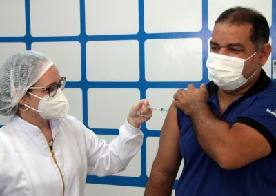 Nova Iguaçu vacina, nesta quinta-feira (20), com segunda dose de Coronavac/Sinovac somente pessoas que receberam a primeira dose até o dia 13 de abril.