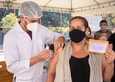 Nova Iguaçu vacina com Pfizer em mais três pontos na cidade